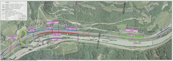 Nell'ortofoto le barriere fonoassorbenti progettate lungo l'A22 nel comune di Bolzano dall'Autostrada del Brennero spa, in verde la barriera via Costa di Sotto1, in blu la barriera Via Costa di Sotto 2 e in rosso la barriera Bolzano Nord (Autostrada del Brennero)