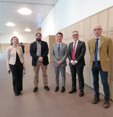Die italienische Bildungsdirektion verstärkt die Zusammenarbeit mit der Freien Universität Bozen (im Bild v.l. Rosella Gennari, Marco Montali, Vincenzo Gullotta, Fabio Furciniti und Andrea Gasparella). (Foto: LPA)