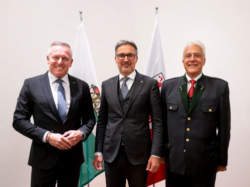 Il governatore della Stiria Mario Kunasek, il presidente della Provincia autonoma di Bolzano Arno Kompatscher e il console generale austriaco a Milano Wolfgang-Lukas Strohmayer a Palazzo Widmann. (Foto: USP/Fabio Brucculeri)