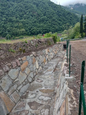 I 90 metri di cunette in cemento (Foto: LPA/Ufficio Sistemazione bacini montani nord)