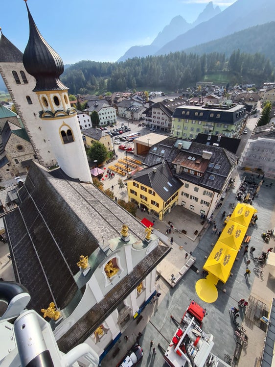 Der Michaelsplatz in Innichen wurde heute zur Informationsmeile rund um das Thema Hochwasser, damit geht die Zivilschutzwoche zu Ende. (Foto: LPA/G.News)