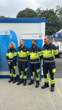 Il supporto altoatesino all’Oktoberfest è caratterizzato da “competenza, passione e spirito di squadra”: da sinistra l’ufficiale Francesca Monti, Johann Faller, Patrik Albertini e Michael Hofer del Corpo permanente dei vigili del fuoco di Bolzano (Foto: USP/Vigili del fuoco München/Milberg)