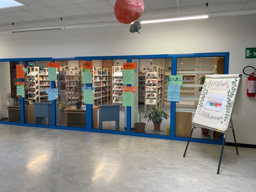 Le biblioteche, le biblioteche scolastiche e i Centri linguistici possono iscriversi alla giornata di lettura 2025 al Servizio di coordinamento per l'integrazione entro il 21 marzo. (Foto: USP/KOI/Scuola media “Egger Lienz”, Bolzano)