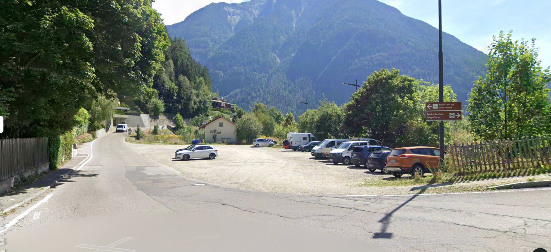 Auf der Landesstraße 48 von Sand nach Rein führen Gemeinde und Land Südtirol ab 14. September Arbeiten durch. Geplant ist die Verlegung der Straße von Kilometer 3,35 bis circa Kilometer 3,64. (Foto: LPA/Ressort für Infrastrukturen und Mobilität) 