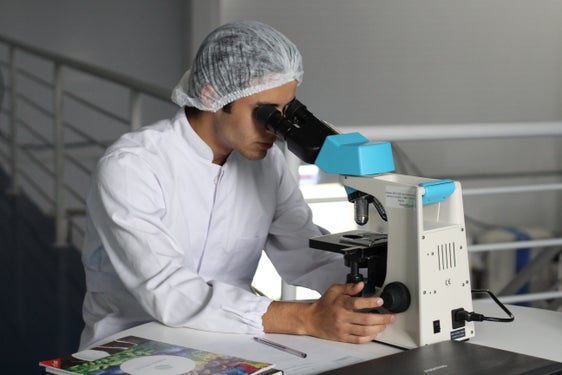 L'Alto Adige concluderà un accordo quadro con la Fondazione regionale per la ricerca biomedica per il sostegno di progetti di ricerca scientifica nel campo della biomedicina. (Foto: Unsplash/La foto può essere utilizzata solo in relazione a questo comunicato stampa)