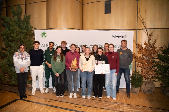 Vincitrice dei progetti scolastici è stata la quarta del SoGym (Liceo delle Scienze sociali) di Campo Tures, che ha organizzato una festa degli alberi per gli alunni della scuola primaria, con il supporto della Stazione forestale Campo Tures. (Foto: USP/Ripartizione Servizio forestale)