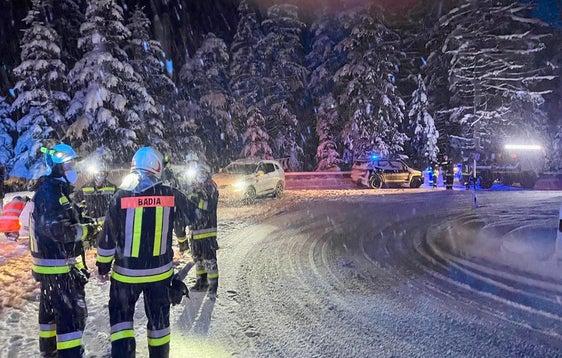 Membri dei vigili del fuoco volontari sono stati dislocati in tutto il territorio provinciale, nella foto quelli di Badia (Foto: Associazione dei Vigili del Fuoco volontari)