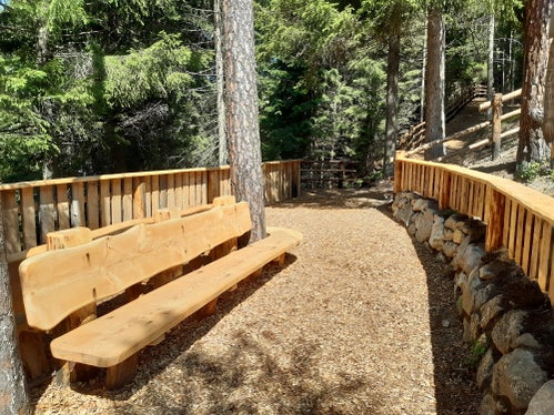Die Aussichtsplattform bei den Erdpyramiden in Percha wurde komplett saniert. (Foto: LPA/Landesamt für Natur)