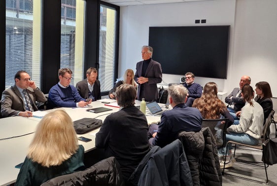 Il 3 febbraio, presso la sede della Ripartizione Personale della Provincia, i rappresentanti dei sindacati e della delegazione pubblica hanno avviato il nuovo ciclo di trattative per il contratto collettivo di lavoro del personale del settore dell'Istruzione. (Foto: USP/Angelika Schrott)