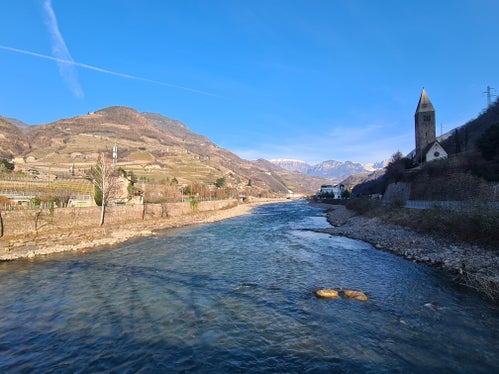 I lavori, oltre ad avere aumentato la protezione degli argini, hanno garantito il miglioramento ecologico dell'intera zona compresa tra lo stabilimento della Mila e il ponte del Virgolo. (Foto: Ufficio Sistemazione bacini montani Sud)