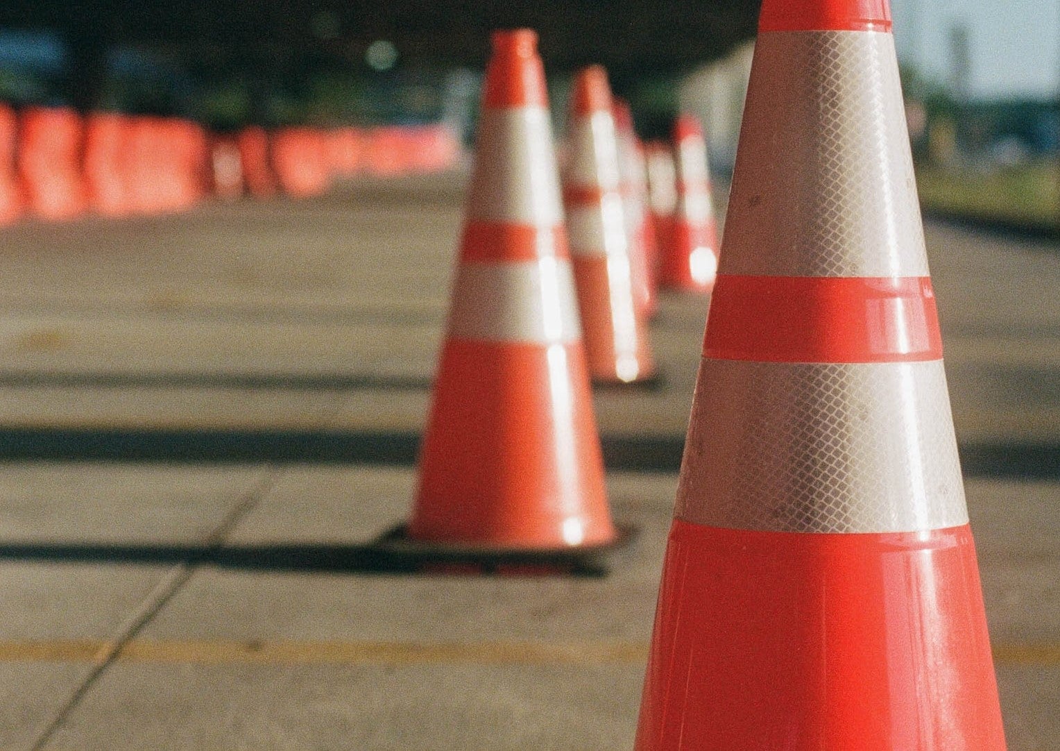 La corsia nord della MeBo verrà chiusa da venerdì 19 luglio alle 13.00 a lunedì 21 luglio alle 6.00 tra l'ingresso di Bolzano Sud e Appiano. Il traffico sarà deviato sulla corsia di sorpasso della carreggiata sud. (Foto: Unsplash)