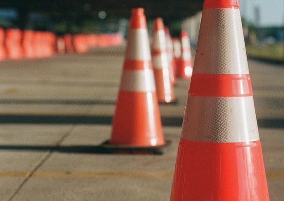 Für die Schnellstraße Mebo sind verschiedene Instandhaltungsarbeiten vorgesehen. Mitte Jänner 2024 werden die Brückenfugen bei Sigmundskron verbessert. (Foto: Unsplash)