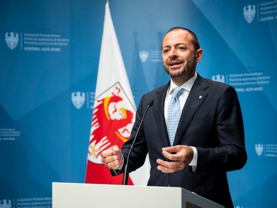 “La legge attuale, a livello nazionale ed europeo, non consente un rinnovo automatico per un determinato soggetto su un’area pubblica. Abbiamo deciso di prorogare di ulteriori dodici mesi la concessione del terreno in scadenza dove è insediato lo stabilimento”, ha sottolineato Marco Galateo, vicepresidente della Provincia, durante la conferenza stampa al termine dell'odierna seduta di Giunta. (Foto: USP/Fabio Brucculeri)