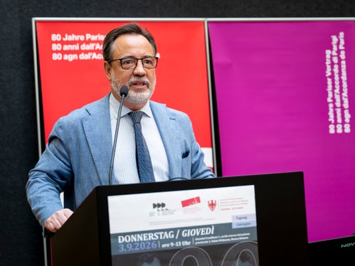Für die Einordnung des Pariser Abkommens auch unter wirtschaftlichen, sozialen und territorialen Gesichtspunkten – und damit in Bezug auf die Provinzen Bozen und Trient in der Nachkriegszeit – sorgte Andrea Bonoldi, Professor für Volkswirtschaftslehre und Management an der Universität Trient. (Foto: LPA/Fabio Brucculeri)
