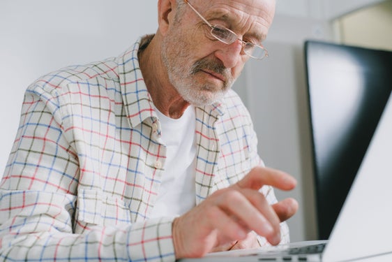 Un vantaggio per entrambe le parti: lavorare in età avanzata può contribuire a ridurre la carenza di personale qualificato e, al contempo, offrire un’occupazione a quei pensionati e pensionate che desiderano continuare a svolgere la propria attività lavorativa. (Foto: pexels.com, può essere utilizzata solo per la pubblicazione di questa news)