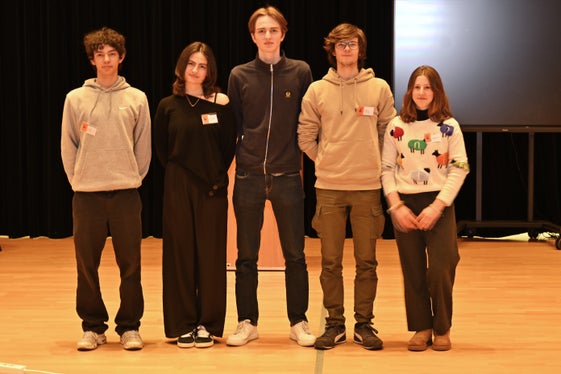 Dem Team 6 gehörten Matthias Zanirato, Julia Trocker, Julius Ploner, Raffaele Carbonari und Sophie Costa an. (Foto: LPA/Bildungsdirektion/Margit Pichler)

