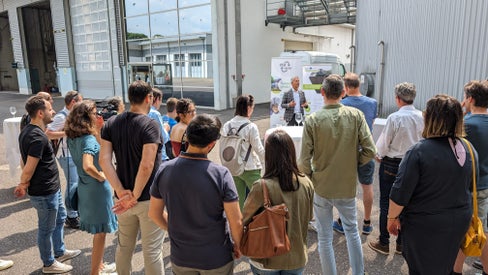 L'impianto di fermentazione di Lana è un ottimo esempio di come si possano recuperare preziose risorse già a partire dalle nostre case, utilizzando tecnologie innovative e una raccolta differenziata responsabile” ha sottolineato l'assessore Peter Brunner. (Foto: ASP/Vera Brunetti)