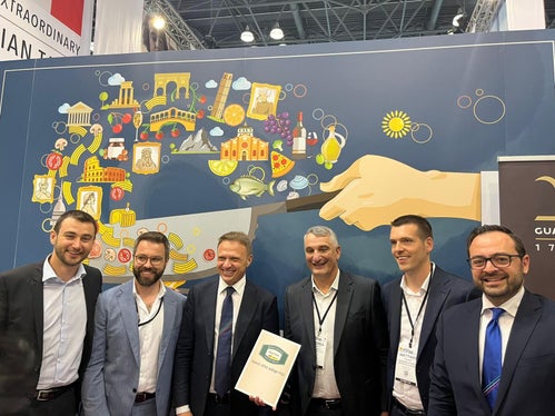 In occasione della Fancy Food, in svolgimento a New York tra il 23 e 25 giugno, sono stati celebrati negli USA 20 anni di Speck IGP Alto Adige. Presenti l'assessore Galateo e il ministro Lollobrigida. (Foto: ASP)