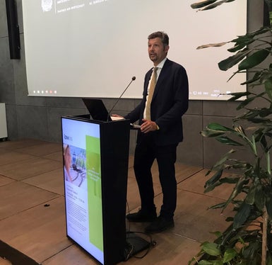 LR Alfreider: Um die Erreichbarkeit Südtirols zu verbessern und dadurch die Brennerautobahn A22 weiter vom individuellen Personenverkehr zu entlasten, brauchen wir Investitionen in die Schieneninfrastruktur sowie neue Kooperationen und Synergien mit den am Korridor tätigen Eisenbahnunternehmen. (Foto: LPA)