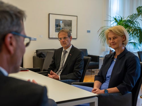 La nuova rettrice dell'Università di Innsbruck, Veronika Sexl, accompagnata dal preside della Facoltà di Giurisprudenza, Walter Obwexer, ha fatto visita al presidente della Provincia autonoma di Bolzano Arno Kompatscher (Foto: ASP/Fabio Brucculeri) 