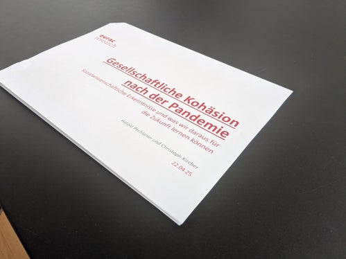 Das Center for Advanced Studies der Eurac Research arbeitet derzeit an einer sozialwissenschaftlichen Studie, wie sich der soziale Zusammenhalt durch die Corona-Pandemie verändert hat. (Foto: LPA/Ressort für Sozialen Zusammenhalt)