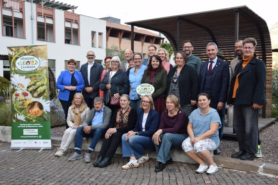 23 Vertreterinnen und Vertreter aus 4 europäischen Partnerländern tauschten sich am 19. Oktober am Versuchszentrum Laimburg über aktuelle Herausforderungen und Zukunftsperspektiven aus. (Foto: LPA/Laimburg Research Centre/Agnese Martinelli)
