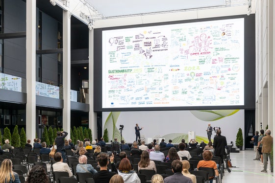 Im Saal Königsspitze der Messe Bozen fand der Abschluss der vier Tage im Zeichen der Nachhaltigkeit statt. (Foto: LPA/Tiberio Sorvillo) 