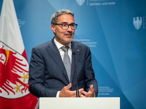 Wir haben am Ende alle Ziele erreicht: jene des Landes, jene der Regierung und auch jene des Unternehmens, sagte Landeshauptmann Arno Kompatscher bei der Vorstellung der Konzession für die Stahlwerke Bozen. (Foto: LPA/Fabio Brucculeri)