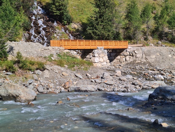 Die Brücke über die Plima ist eine der drei neu errichteten Brücken (Foto: LPA/Landesamt für Wildbach- und Lawinenverbauung West)