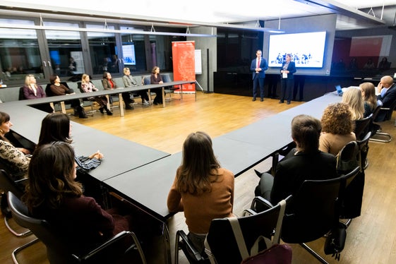 20 donne hanno acquisito le competenze necessarie per operare in un consiglio di amministrazione o in un comitato direttivo. (Foto: Imprexa/Alan Bianchi)