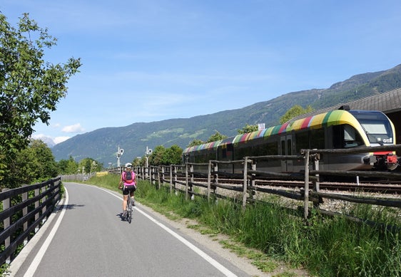 La connessione tra i diversi mezzi pubblici è sempre più importante. Il nuovo Piano provinciale della mobilità dovrà tener conto di questi aspetti (Foto: ASP)