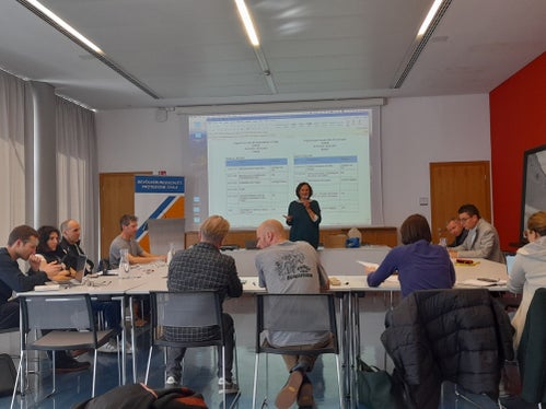 Kick off: Das auf zwei Jahre angelegte Interreg-Projekt Cairos – Harmonisierung der Lawinenkommissionen in der Euregio ist mit einer zweitägigen Veranstaltung in der Aula Zivilschutz angelaufen. (Foto: LPA/Maja Clara)