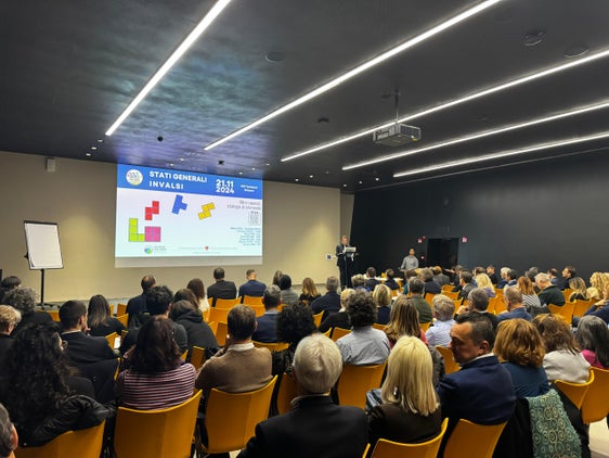 Folta platea oggi al NOI Techpark per gli Stati generali Invalsi, organizzati dalla scuola italiana dell'Alto Adige. (Foto: USP/Luca Vaccarino)