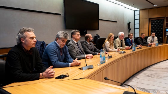 Da sinistra Valentino Andriolo (Ordine degli architetti), Claudio Volanti (medici), Claudio Zago (commercialisti), Loris De Bernardo (consulenti del lavoro), Irene Rigott (tecnici sanitari di radiologia medica), Claudio Sartori (ingegneri), Matteo Marini (geologi), Michele Piccolin (psicologi) e Andrea Raise (dottori agronomi e forestali). (Foto: USP/Fabio Brucculeri)
