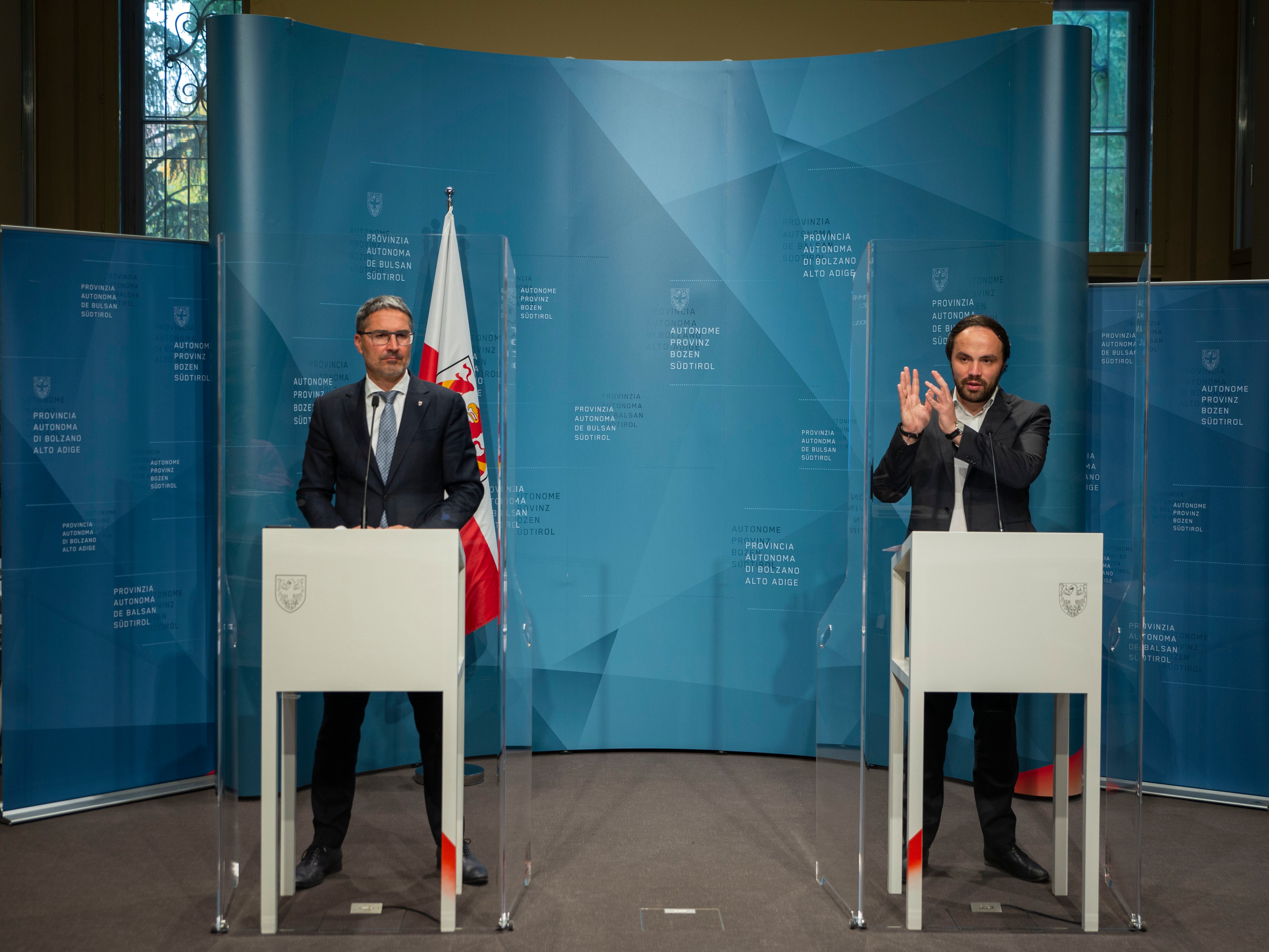 Il presidente della Provincia, Arno Kompatscher, e l'assessore al lavoro, Philipp Achammer (Foto: ASP/Fabio Brucculeri)