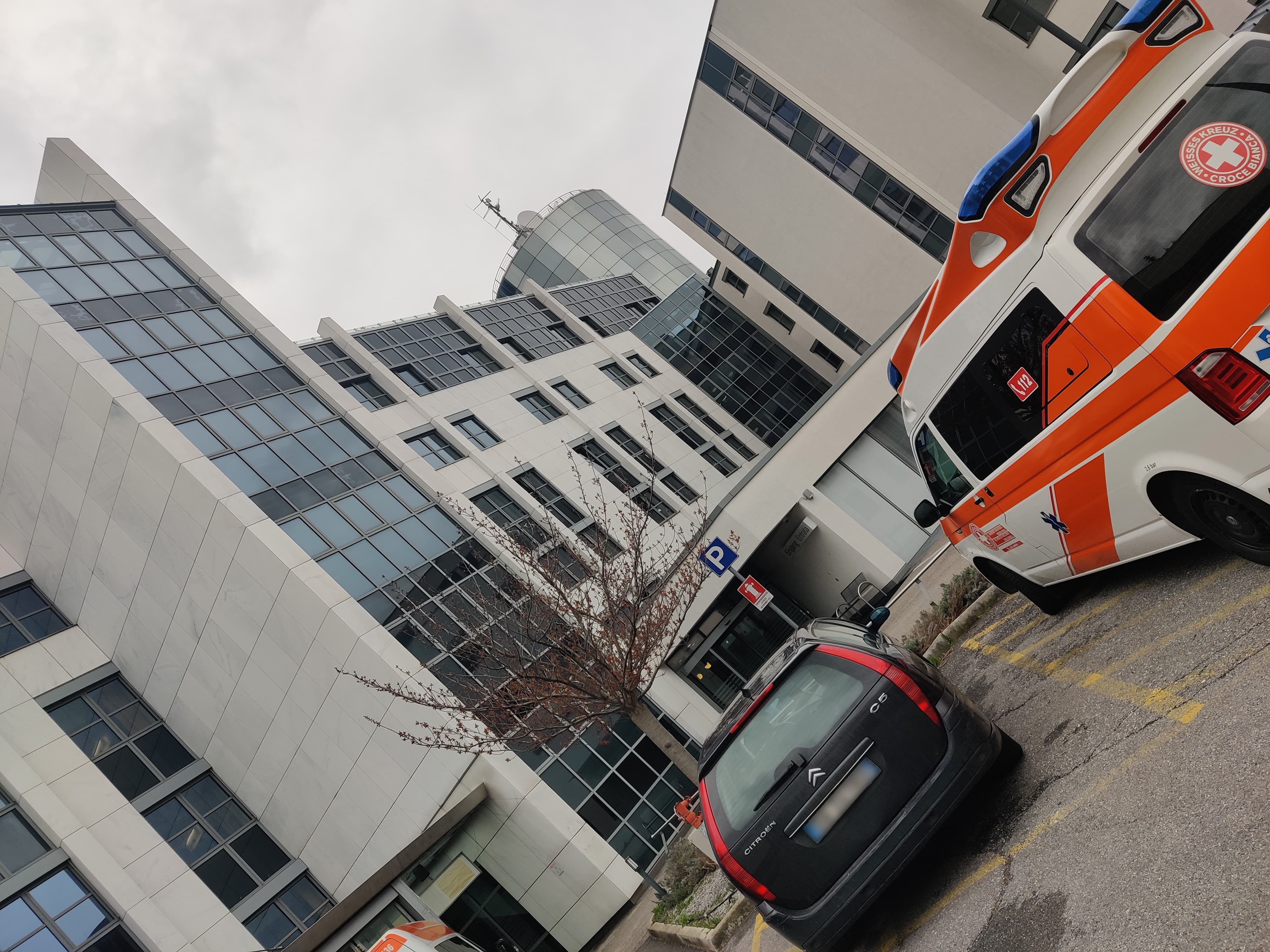 L'assistenza medica nei reparti di pediatria e anestesia dell'ospedale di Silandro è garantita per il periodo delle festività, ovvero tra fine dicembre e gennaio. (Foto: USP/Azienda sanitaria dell'Alto Adige)