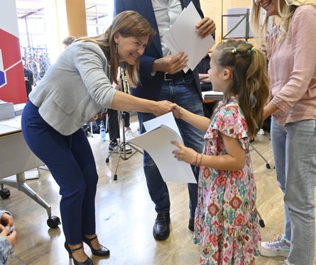 Landesschuldirektorin Sigrun Falkensteiner bedankten sich bei allen Beteiligten für die herausragenden Leistungen. (Foto: LPA/Deutsche Blldungsdirektion/Margit Pichler)