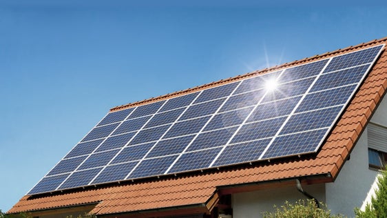 Agri-Photovoltaikanlagen auf Dächern verschiedenster Unternehmen und Genossenschaften im Agrarsektor werden nun mit Mitteln aus dem Pnrr-Fonds finanziert. Eine Milliarde Euro steht zur Verfügung. (Foto: LPA)