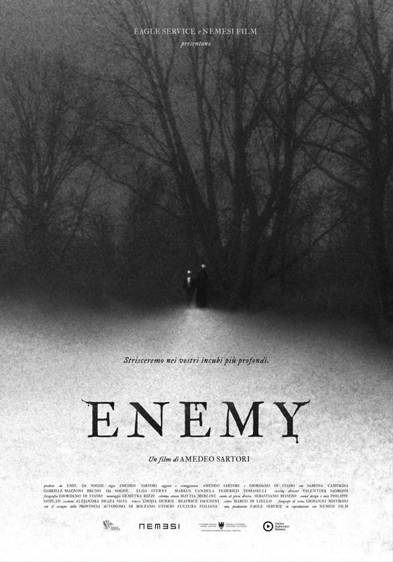 Am Freitag, 31. Oktober, um 18 Uhr öffnet das Kulturzentrum Trevi in Bozen seine Torefür die Vorführung des Horrofilms Enemy (2024) von Amedeo Sartori, produziert von Eagle. Der Eintritt ist frei. (Foto: LPA/Trevi-Zentrum-Trevilab)