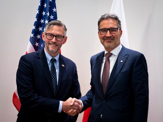 Il presidente della Provincia, Arno Kompatscher, ha ricevuto ieri (24 settembre) a Palazzo Widmann il console generale degli Stati Uniti a Milano, Douglass Benning (Foto: USP/Fabio Brucculeri)