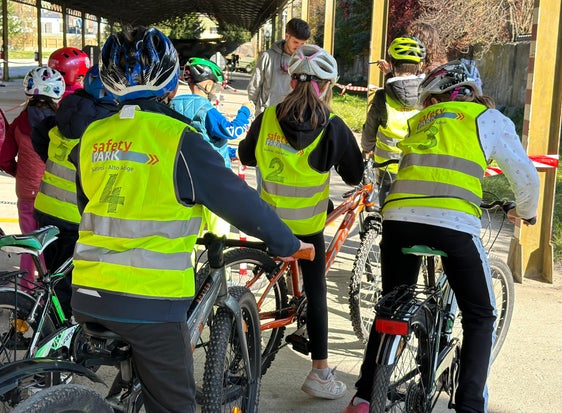 "Hallo my bike" nennt sich einer der Kurse, den das Fahrsicherheitszentrum Safety Park im Auftrag von Landesrat Daniel Alfreider abhält. (Foto: LPA/Safety Park)