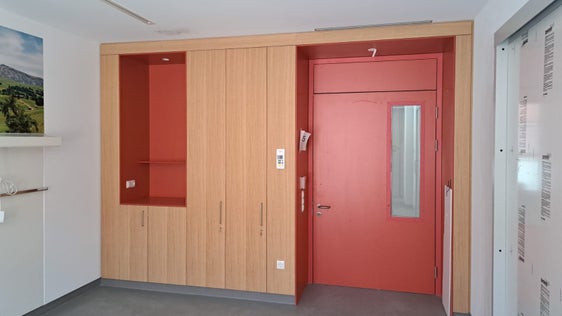 Oltre a una maggiore privacy e comfort, ogni camera sarà dotata delle più moderne attrezzature tecniche, dalla ventilazione, raffreddamento e riscaldamento, all'ombreggiatura interna ed esterna, fino ai collegamenti per i gas medicali.  (Foto: Ufficio Governo sanitario)