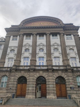 Die 1669 gegründete Universitas Leopoldino Franciscea Innsbruck: Das Curriculum für das Integrierte Studium der Rechtswissenschaften - Italienisches Recht sieht im Rahmen der Studienlaufbahn auch ein Praktikum vor. (Foto: LPA/Marie Clara)