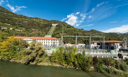 La Giunta ha suddiviso i fondi del canone idrico tra i 116 Comuni altoatesini secondo la proposta del Consiglio dei Comuni, nella foto la centrale elettrica Alperia a Cardano (Foto: ASP / Alperia) 