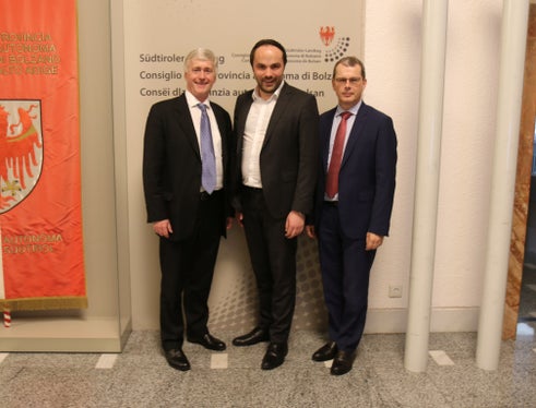 Da sin.: Il direttore del Dipartimento per l'Alto Adige ed il Sud Europa del Ministero degli Affari Esteri austriaco, Karl Prummer, l'assessore Philipp Achammer ed il console generale austriaco a Milano, Clemens Mantl (Foto: ASP/F. Brucculeri)