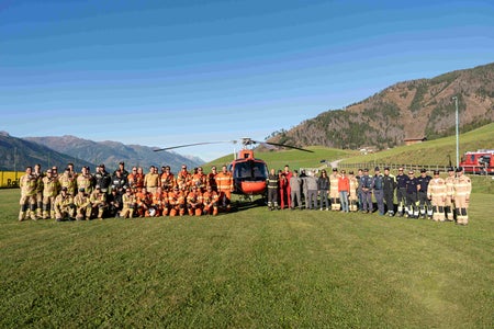 Großübung in Anras (Osttirol) mit insgesamt 75 Einsatzkräften aus Tirol, Südtirol und Trentino. (Foto: Feuerwehr Anras/Simon Kofler)
