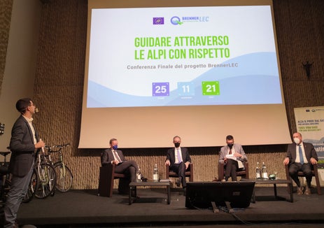 I vertici di A22 e i partner di progetto, ieri (25 novembre) a Trento, hanno illustrato gli esiti e le prospettive future del progetto BrennerLEC Lower Emissions Corridor. (Foto: ASP/Agenzia ambiente e tutela clima/Dalpiaz)