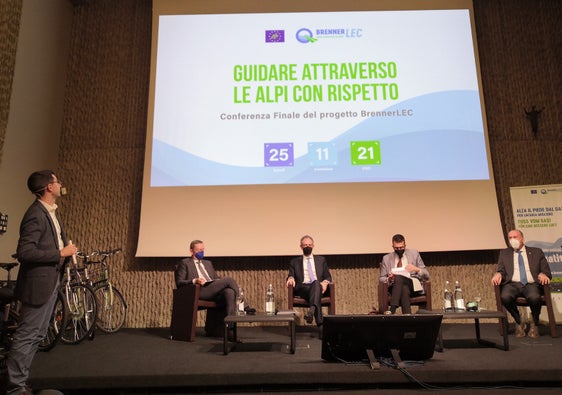 I vertici di A22 e i partner di progetto, ieri (25 novembre) a Trento, hanno illustrato gli esiti e le prospettive future del progetto BrennerLEC Lower Emissions Corridor. (Foto: ASP/Agenzia ambiente e tutela clima/Dalpiaz)