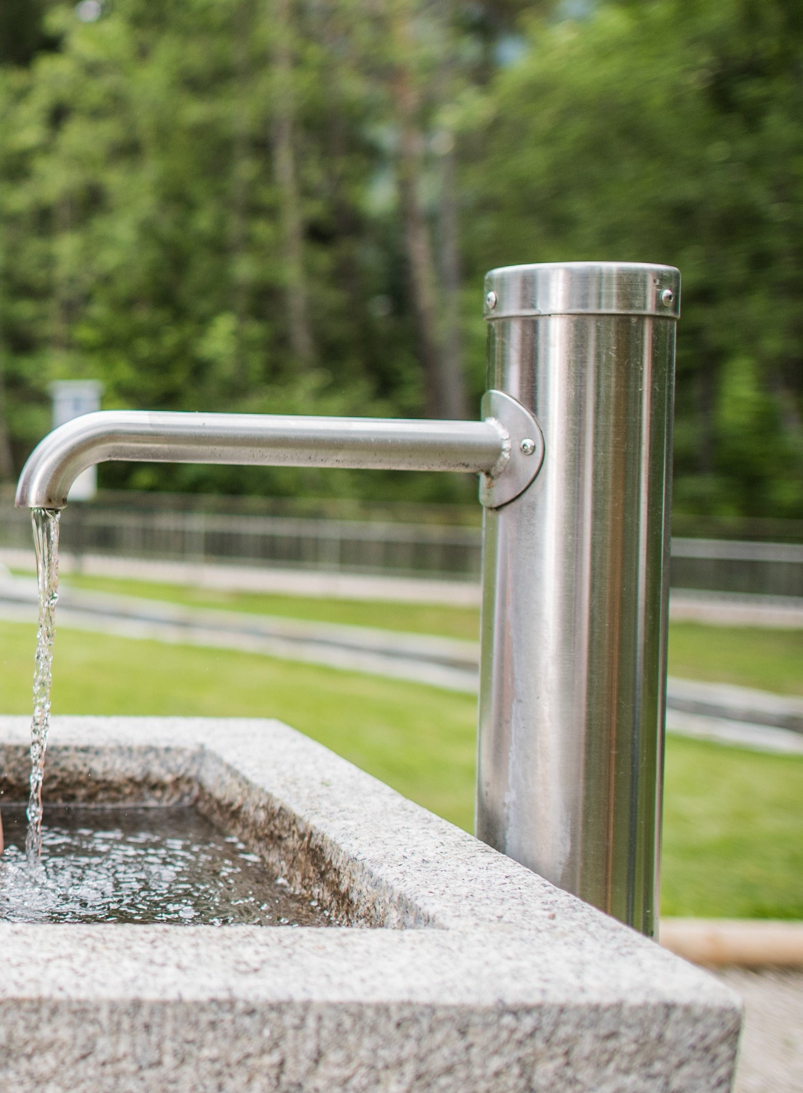 Il progetto Refill Südtirol Alto Adige della Federazione per la protezione della natura e dell'ambiente concorrerà per l'Alto Adige alla fase finale del Premio Arge Alp per la tutela del clima nella categoria progetti di grandi dimensioni(Foto: IDM)