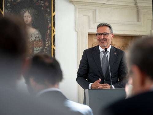 Im Sinne Langers sollte das Archiv nicht als Andenken, sondern vielmehr „für den Versuch zu lernen, zu verstehen, zum nachempfinden“ genutzt werden, hielt Landeshauptmann Arno Kompatscher fest. (Foto: LPA/Fabio Brucculeri)